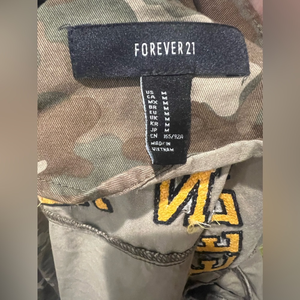 Forever 21‎ Camo Shirt Long Sleeve button up jacket - Picture 2 of 5